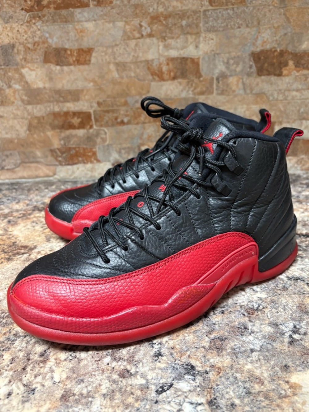 Air Jordan retro 12 Bred "Flu Game" 2016 Black Varsity Red Size 8